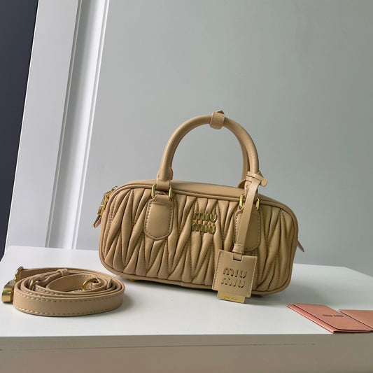 Miu Miu Arcadie en cuir nappa matelassé